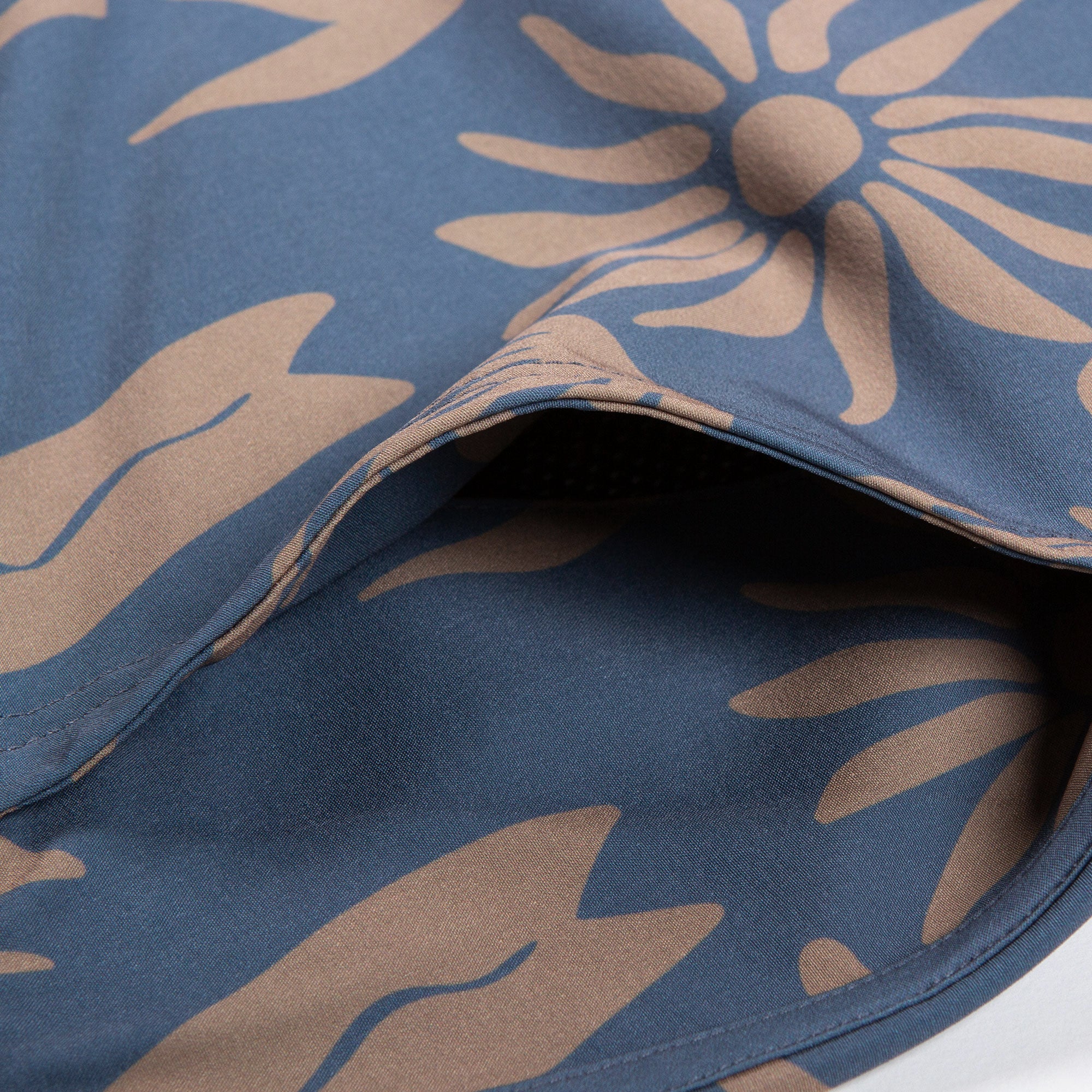 Retro Surf Scalloped Boardshort