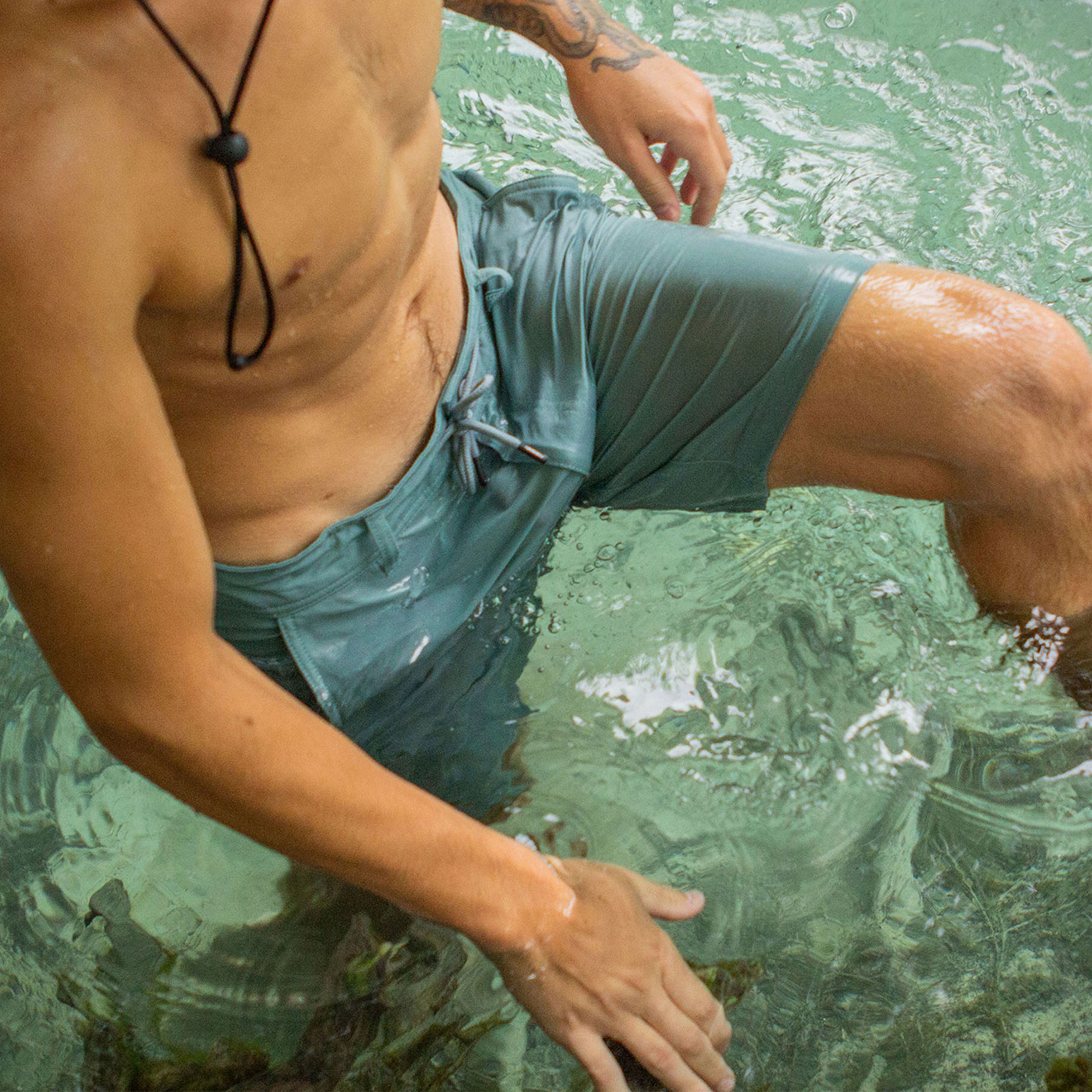 Gator Hybrid Shorts 18"